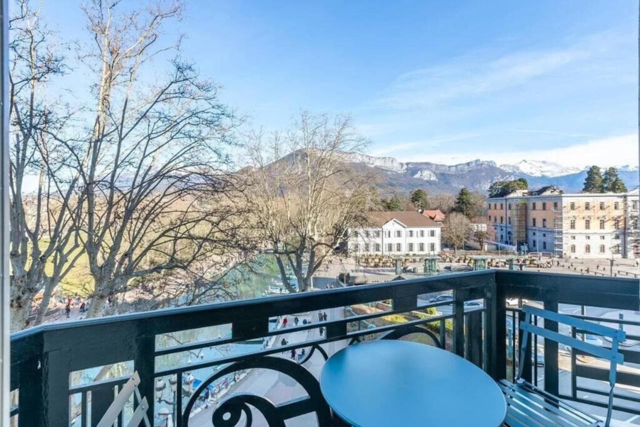 The Red Heart Of Annecy - Beautiful Apartment For 4 People Bagian luar foto