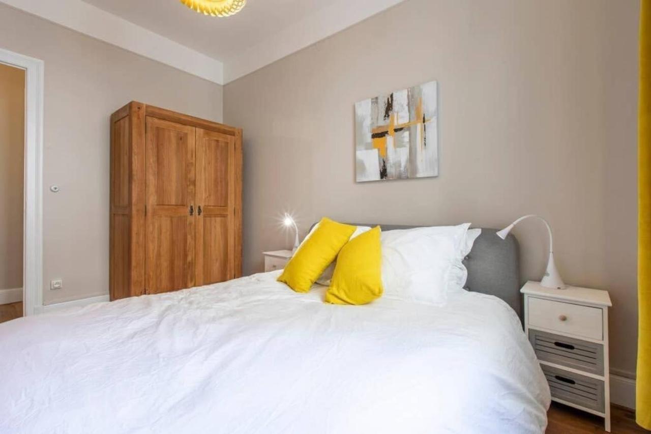 The Red Heart Of Annecy - Beautiful Apartment For 4 People Bagian luar foto