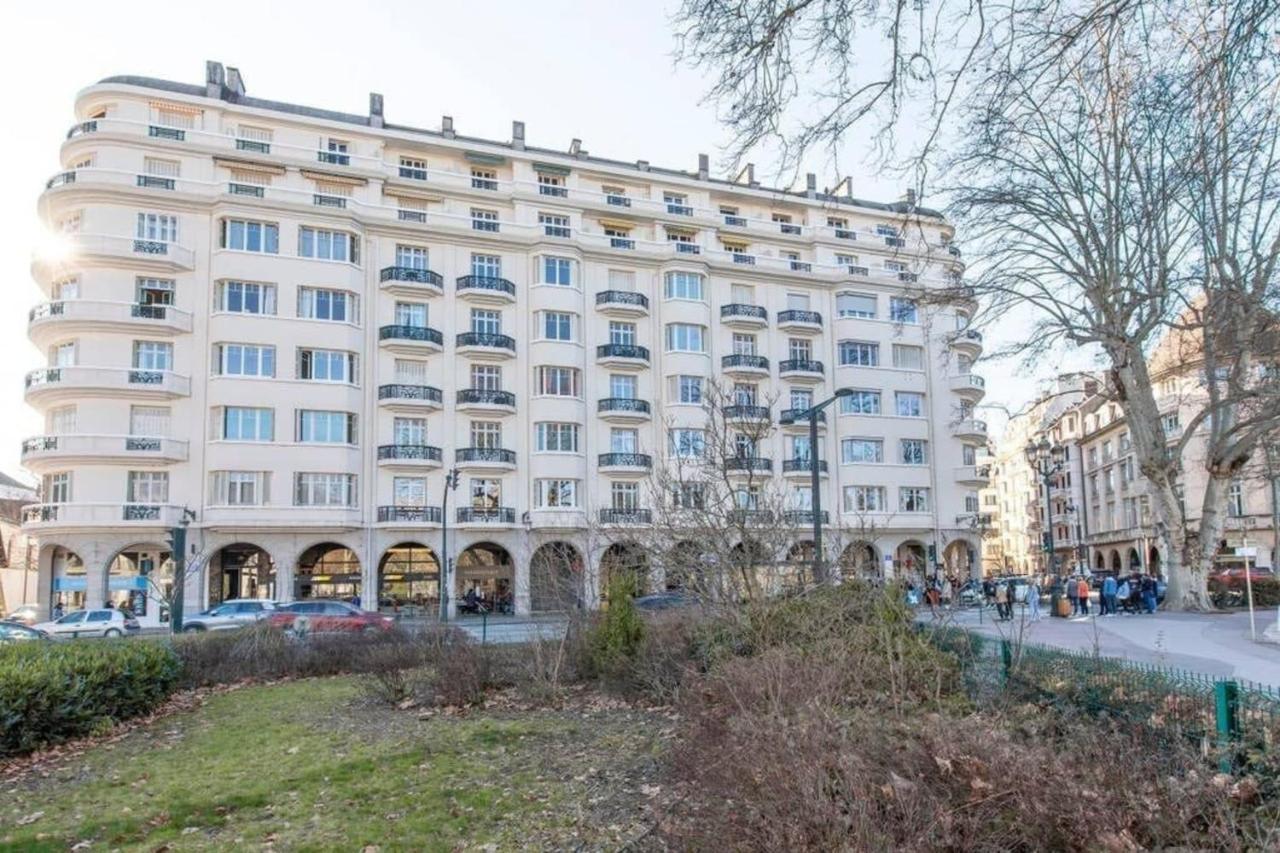 The Red Heart Of Annecy - Beautiful Apartment For 4 People Bagian luar foto